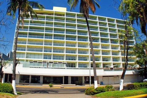 阿卡波可温德姆华美达套房酒店(Ramada by Wyndham Acapulco Hotel & Suites)
