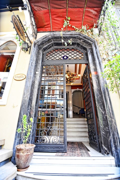 桑塔奥特曼酒店(Santa Ottoman Hotel)