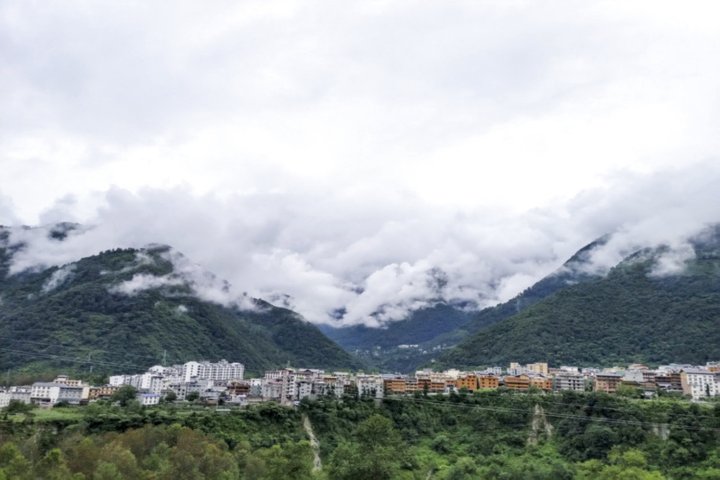 南充江景房看山看水公寓