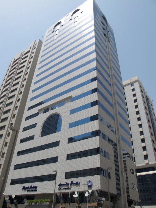 阿布扎比上城公寓酒店(Uptown Hotel Apartments Abu Dhabi)