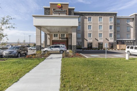 机场北舒适套房酒店(Comfort Inn & Suites Airport North)