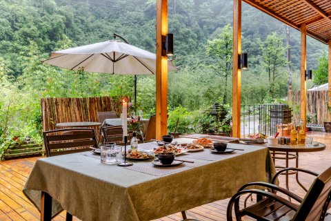 桐去隐泉山泉私汤酒店