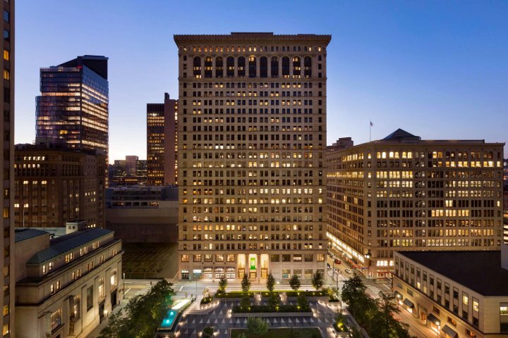 匹兹堡市中心希尔顿尊盛酒店(Embassy Suites Pittsburgh-Downtown)