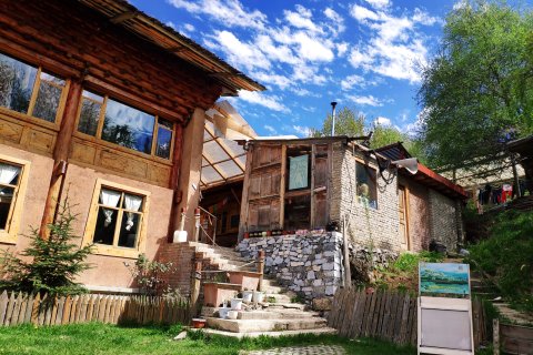 香格里拉在云端青年旅舍