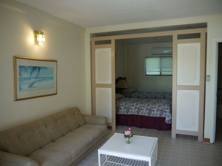 查兰卡诺亚海滩酒店(Chalan Kanoa Beach Hotel)