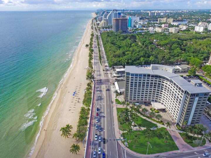 劳德代尔海滩索尼斯塔堡酒店(Sonesta Fort Lauderdale Beach)