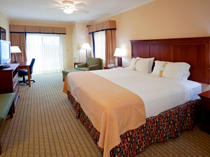 乔治湖度假酒店(Holiday Inn Resort Lake George, an IHG Hotel)