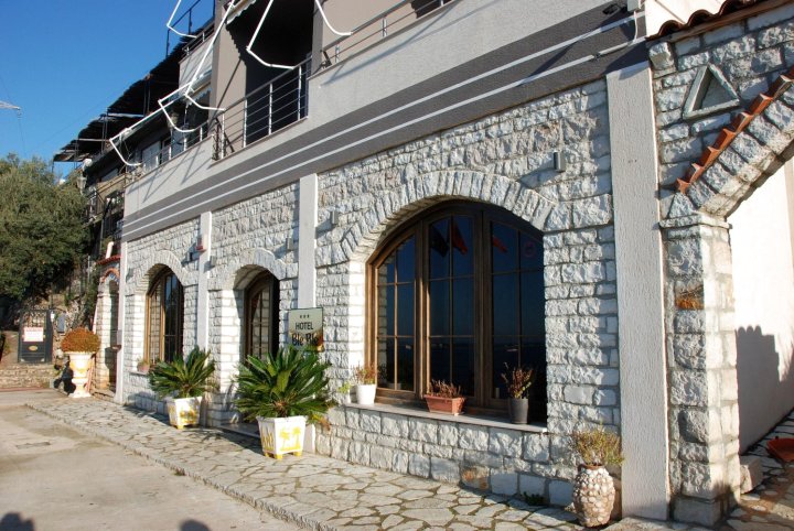 布勒布勒酒店(Hotel Ble Ble Vlore)