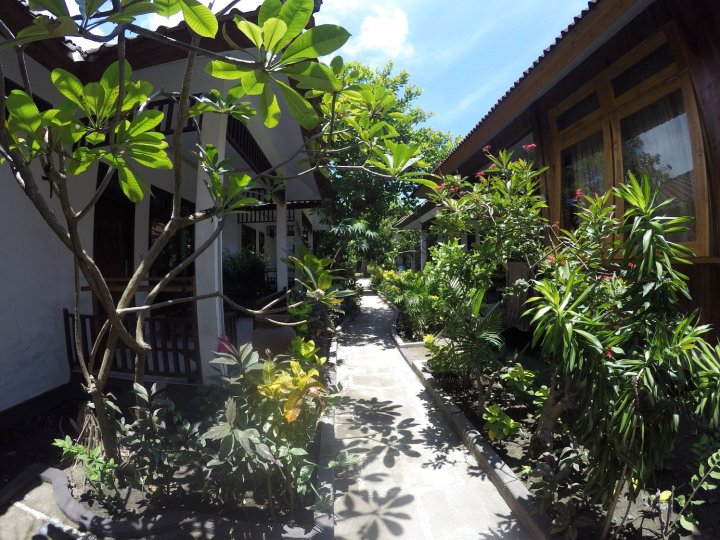 吉里微笑平房酒店(Gili Smile Bungalow)