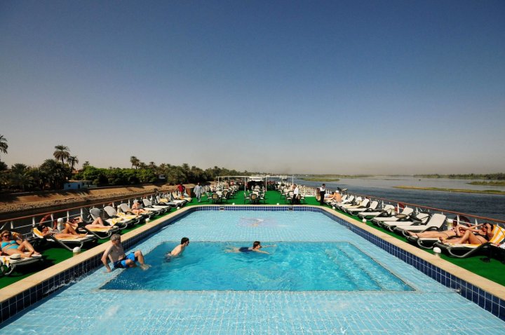MS 皇家红宝石尼罗河游轮，从卢克索或亚斯文出发（星期一至星期五，星期五至星期一）(MS Royal Ruby Nile Cruise, from Luxor or Aswan (Mon-Fri, Fri-Mon))