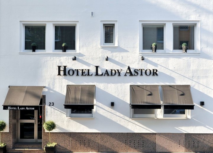 奥斯塔先生与女士酒店(Hotel Sir & Lady Astor)