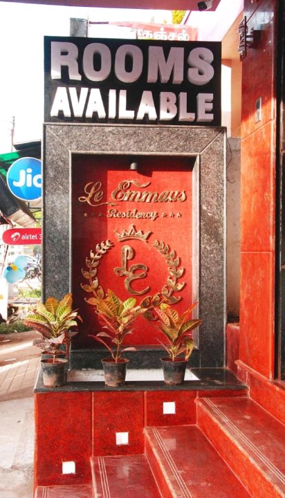 艾马斯住宅酒店(Le Emmaus Residency)