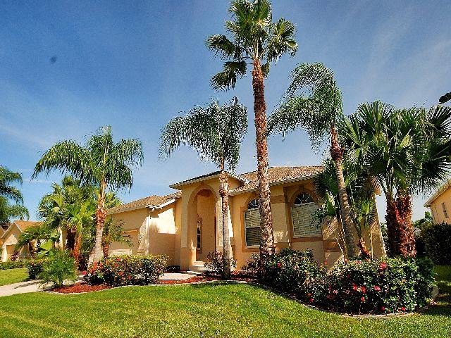 Fort Myers Homes with Private Pool