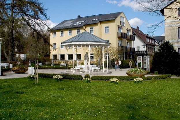 玫瑰园伽尼沃夫酒店(Wohlfühlhotel am Rosengarten Garni)