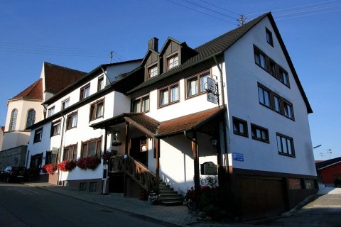 鲁文兰德伽酒店(Landgasthof Lowen)