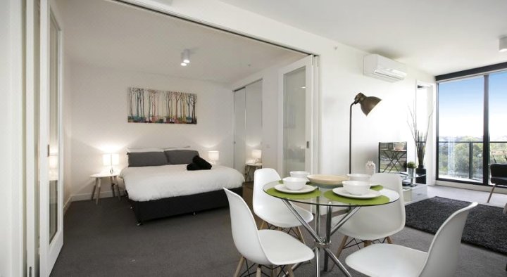 Complete Host Yarra House Apartments