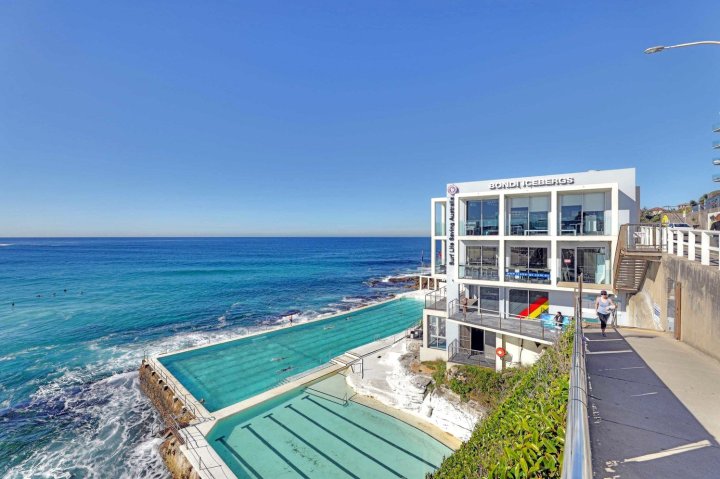 邦迪私人 4 居室海滩别墅(Private 4 Bedroom Beach House in Bondi)