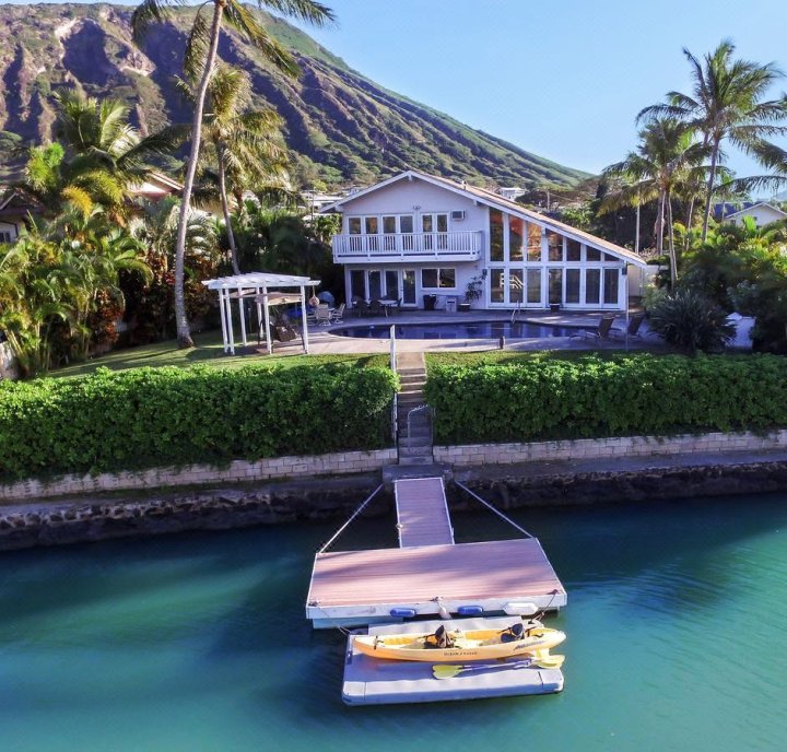 Honolulu Waterfront Villa