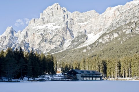 宽敞小木屋酒店(Chalet Al Lago)