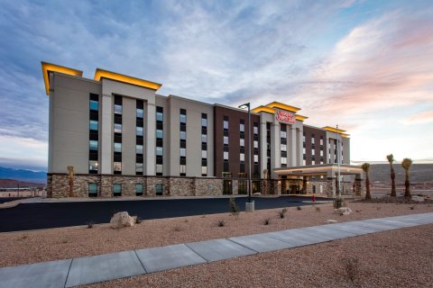 犹他圣乔治欢朋套房酒店(Hampton Inn & Suites St. George)