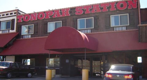 托诺帕站娱乐场酒店(Tonopah Station Hotel and Casino)