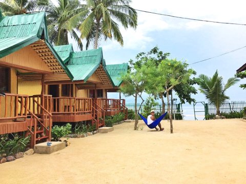 查利兹海滩度假村(Chariz Beach Resort)