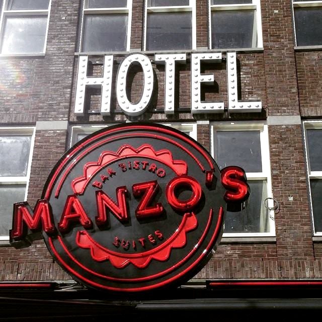 曼索套房酒店(Manzo's Suites)