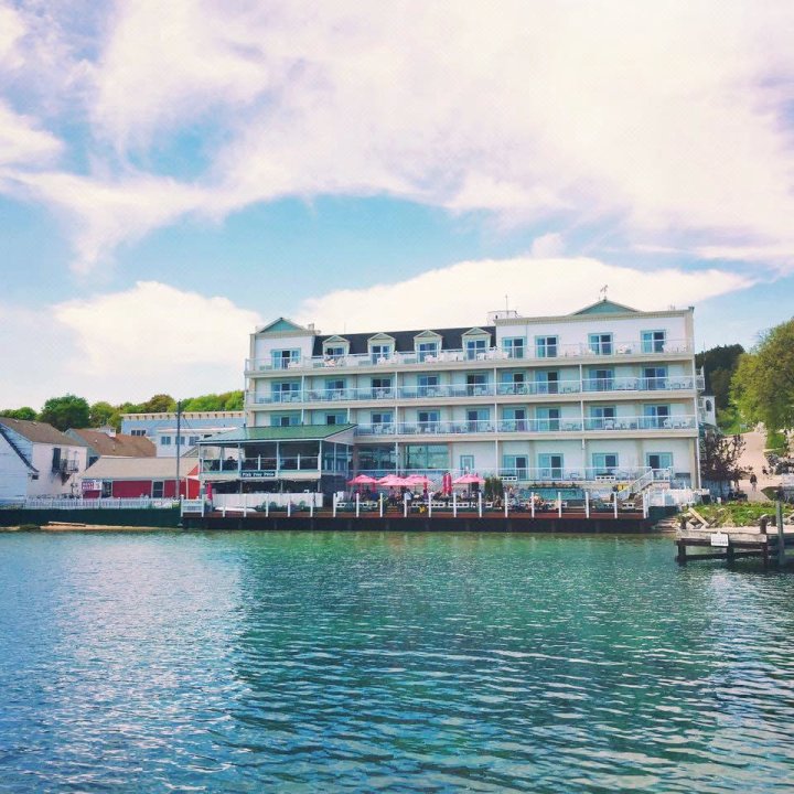 奇普瓦水滨酒店(Chippewa Hotel Waterfront)
