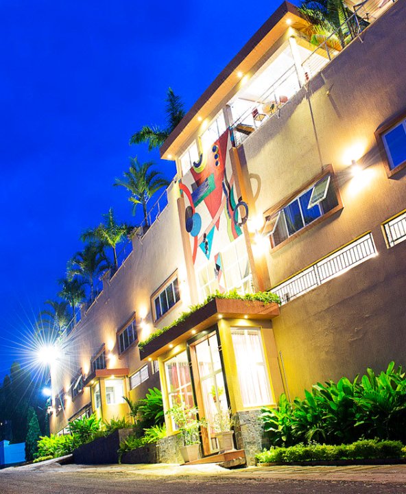 基里里花园酒店(Kiriri Garden Hotel)