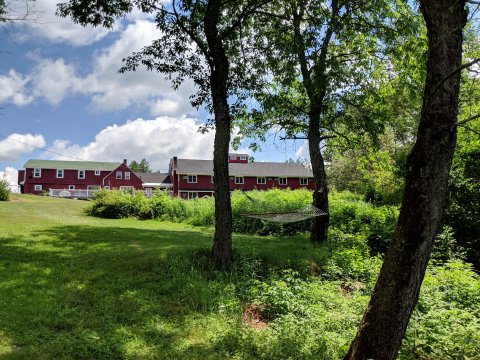 巴伦布鲁克旅馆(The Barron Brook Inn)