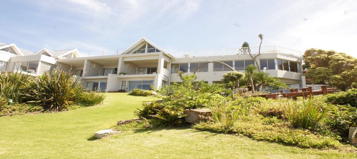 海滩粉红小屋旅馆(The Pink Lodge on The Beach)