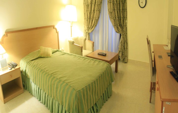 霍姆兹班达若巴斯酒店(Hormoz Bandarabbas Hotel)