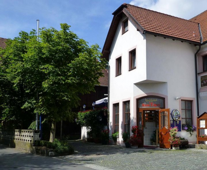 红奥切森酒店(Gasthaus zum Roten Ochsen)