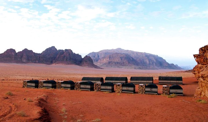 瓦迪拉姆流星奢华营舍(Wadi Rum Shooting Stars Luxury Camp)