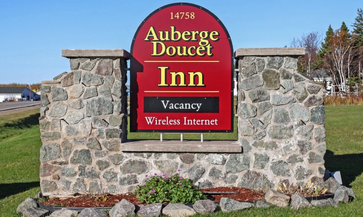 杜塞宾馆(Auberge Doucet Inn)
