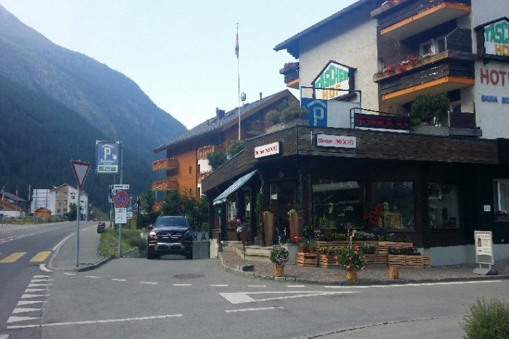 塔什巴赫霍夫斯特拉斯酒店(HOTEL TASCHERRHOF BAHNHOFSTRASSE-TASCH)