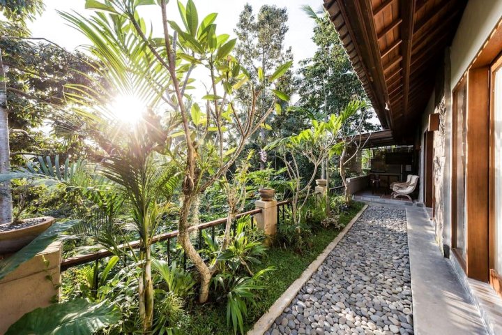 塞卡亚乌布别墅(Villa Sekaya Ubud)