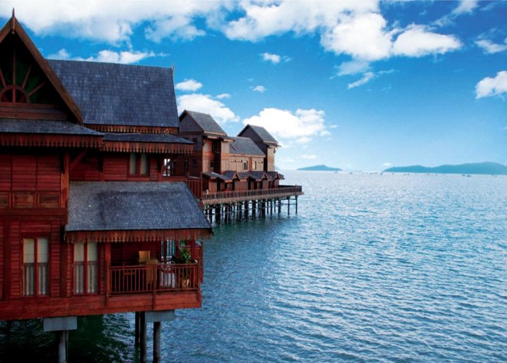 兰卡威湖优雅套房酒店(Elegant Suites at Langkawi Lagoon)