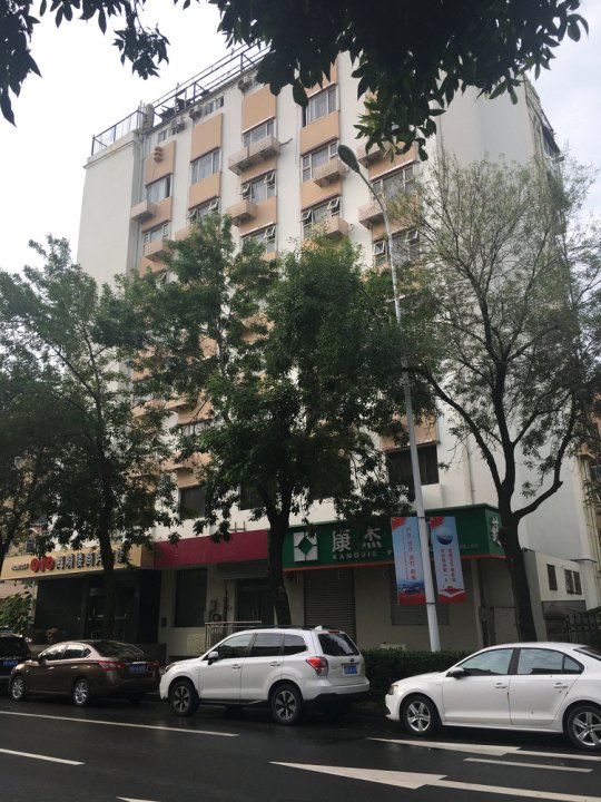 青岛QTV百合公寓(2号店)