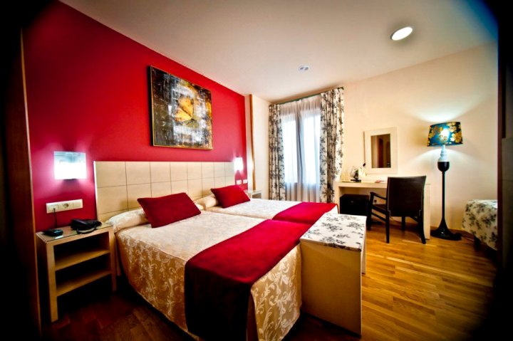 卡斯蒂利亚伯爵酒店(Hotel Condes de Castilla)