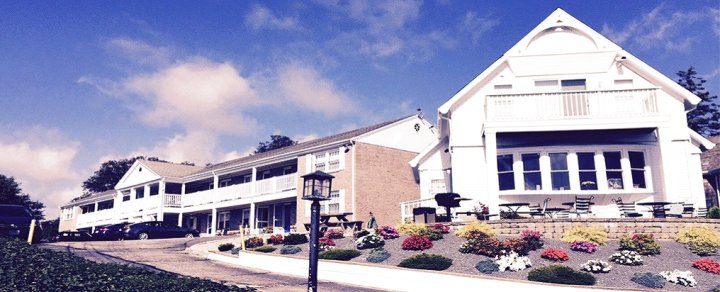 科德角港大厦酒店(Cape Cod Harbor House Inn)