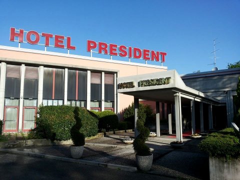 总统大酒店(Grand Hotel President)