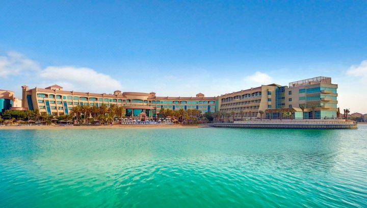 铝拉哈海滩别墅(Al Raha Beach Hotel Villas)