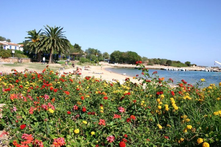 巴哈湾专属住宅度假村(Baia de Bahas Residence)