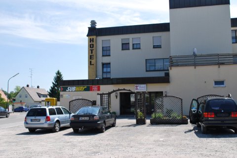 Hotel Königsbrunner Hof in Königsbrunn ( Lkw- Und Busparkplatz – Kostenfrei )