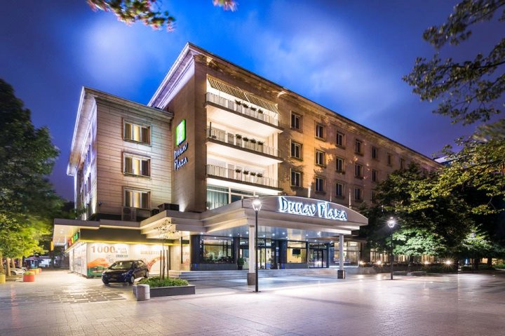 多瑙河大酒店(Dunav Plaza Hotel)
