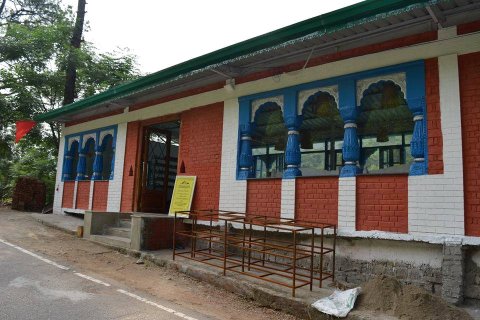 曼贾里酒店(Manjari Resort)