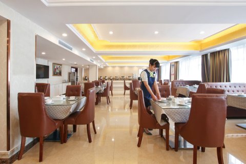 维也纳酒店(颍上迎宾大道管仲老街店)