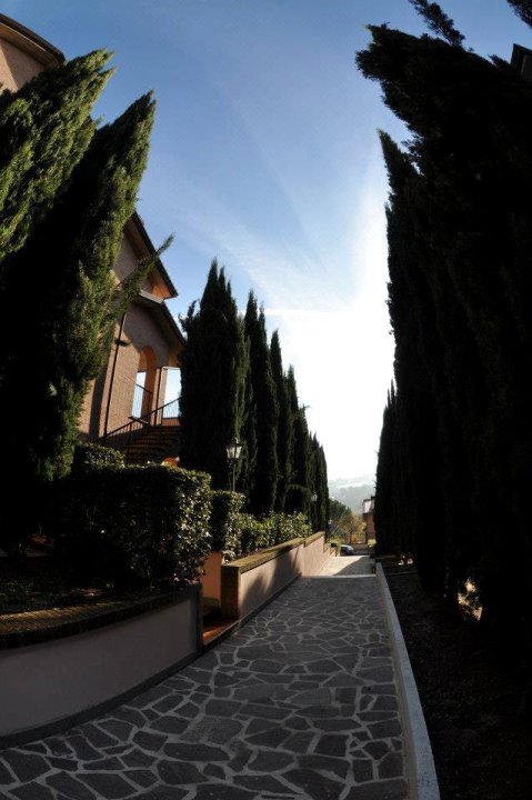 阿西西及时行乐生活俱乐部酒店(Carpediem Assisi Living Club)