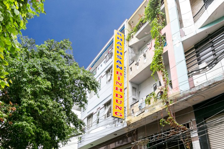 261 平东酒店(OYO 261 Binh Dung Hotel)